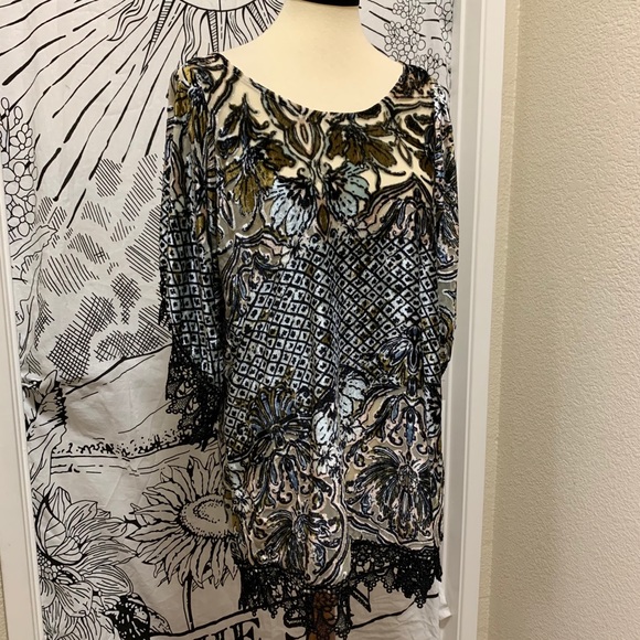 🌈 Gorgeous velvet lace boho top - Picture 5 of 11